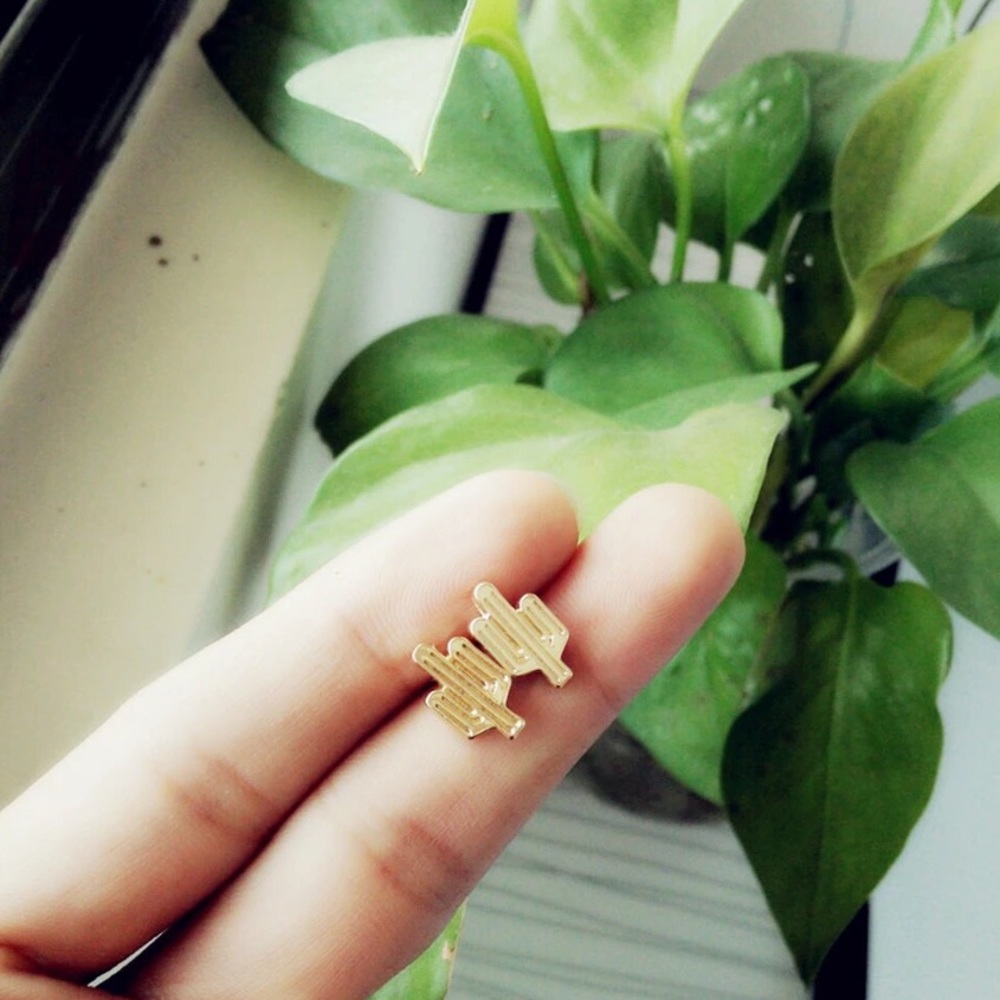 Silver Plated Earrings. SALE, NO OFFERS ❗️ - Picture 2 of 3